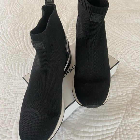 Michael  Kors - Picture 4 of 4